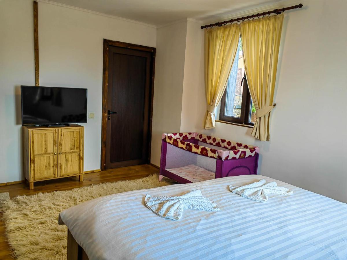 Rimovata Kashta Guest House Leshten Exterior foto